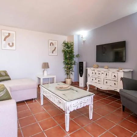 Lor Pintada Apartment *